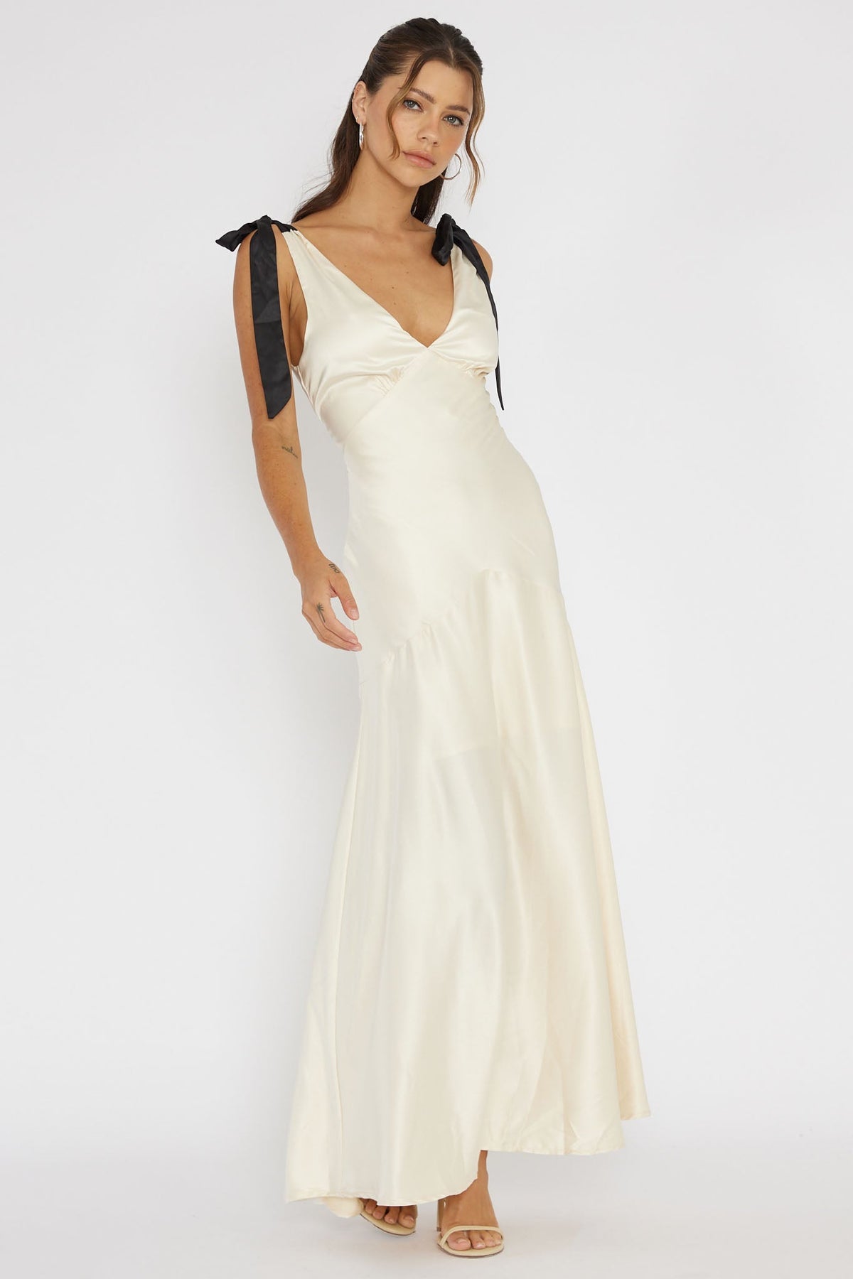 New York Minute Bow Shoulder Dress Oyster