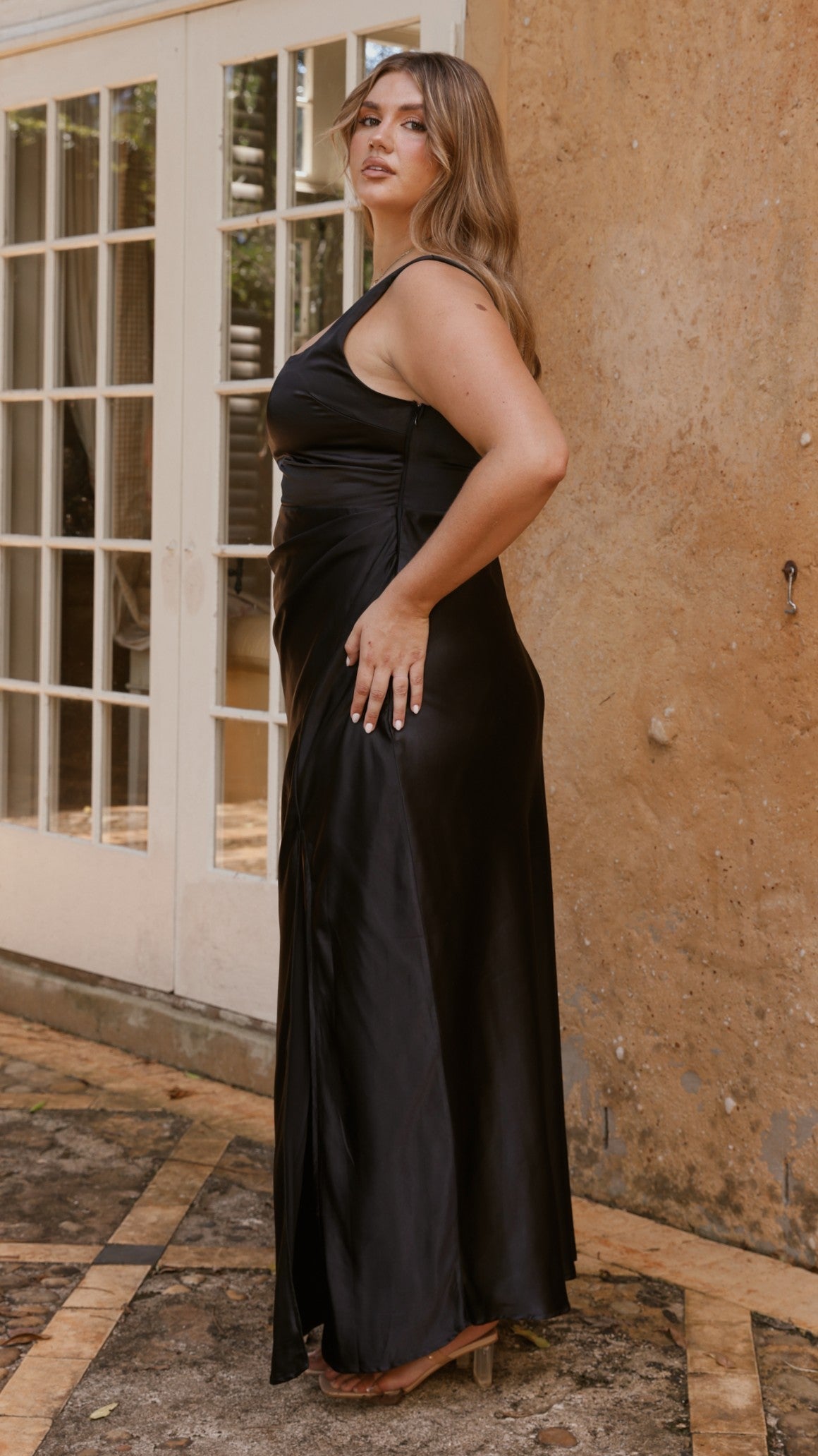 Alaria Maxi Dress - Black